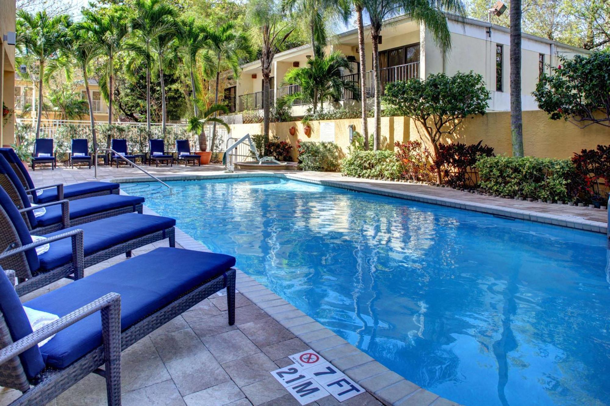 Hampton Inn Miami-Coconut Grove/Coral Gables Exterior photo